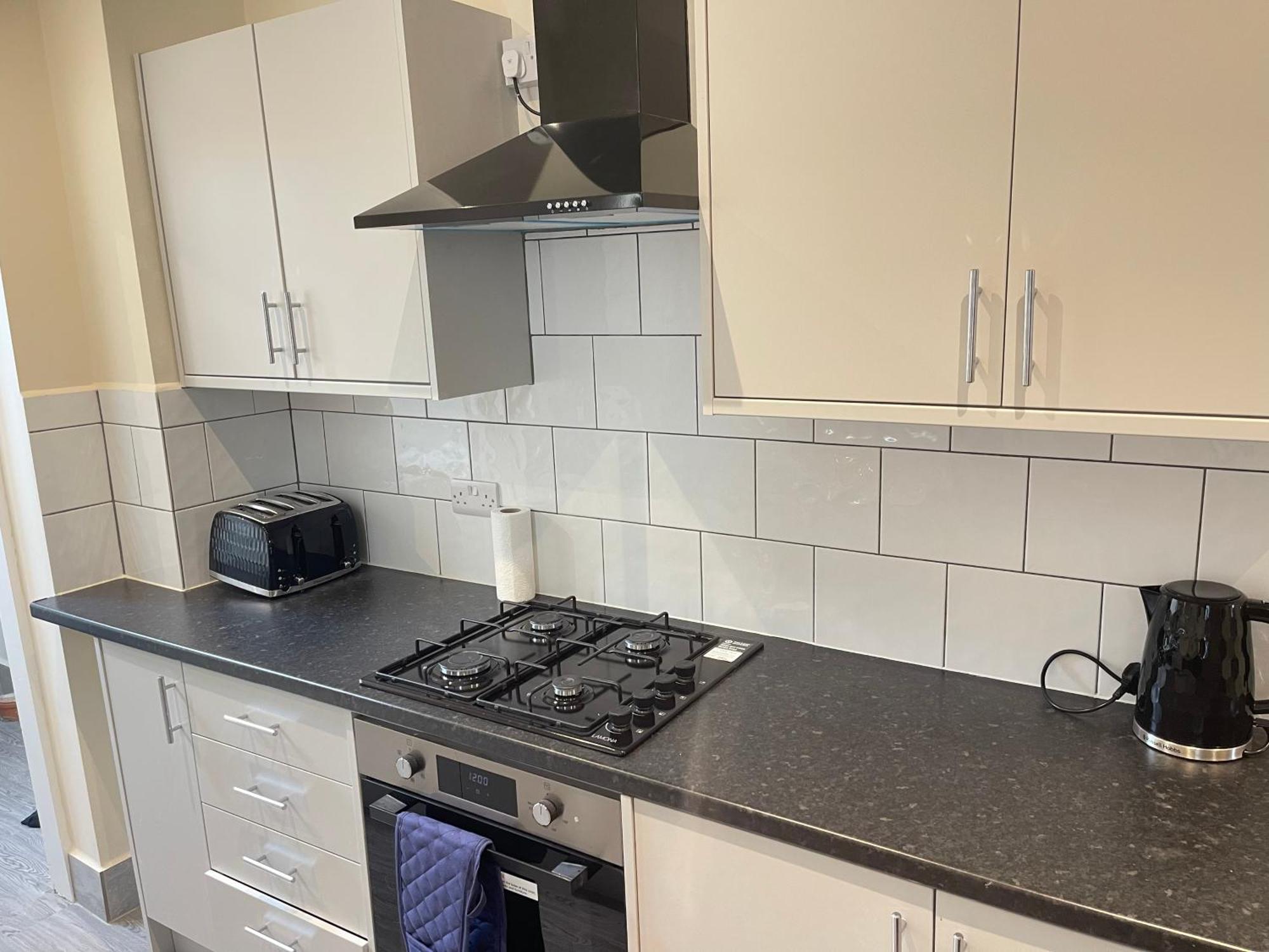 Hometel Digs Morden Comfy Home Can Sleep 11 Leicester Bagian luar foto